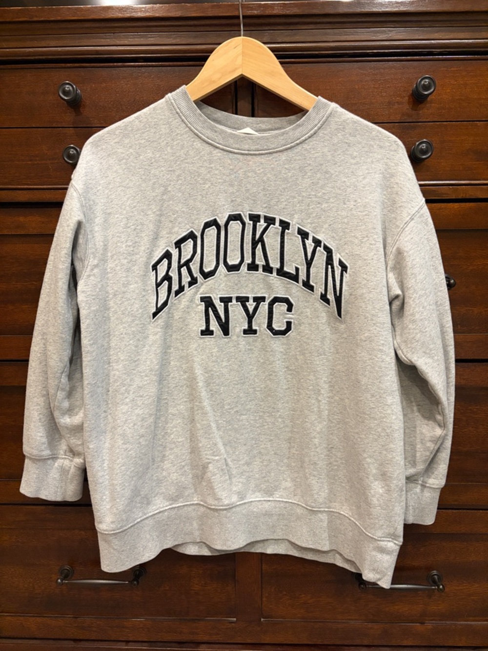H&M Brooklyn NYC Gray Crewneck Sweatshirt Graphic Pullover Unisex XS Cozy